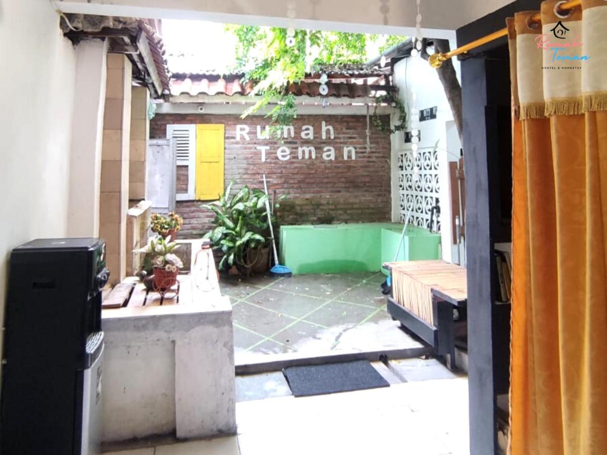 Rumah Teman Hostel Semarang Exteriör bild